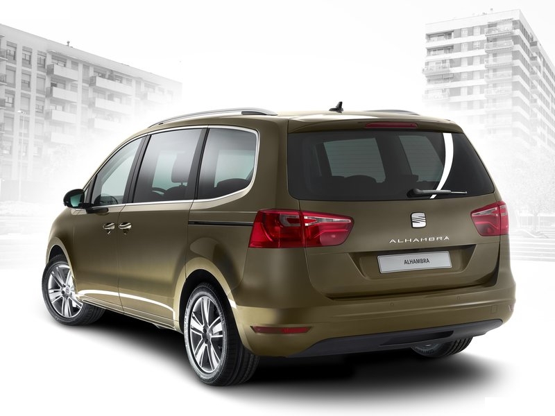Seat-Alhambra_2011_800x600_wallpaper_06.jpg