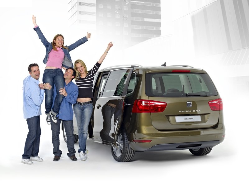 Seat-Alhambra_2011_800x600_wallpaper_07.jpg